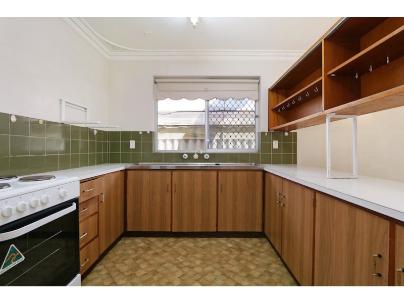 12B Ochiltree Way, Kardinya WA 6163