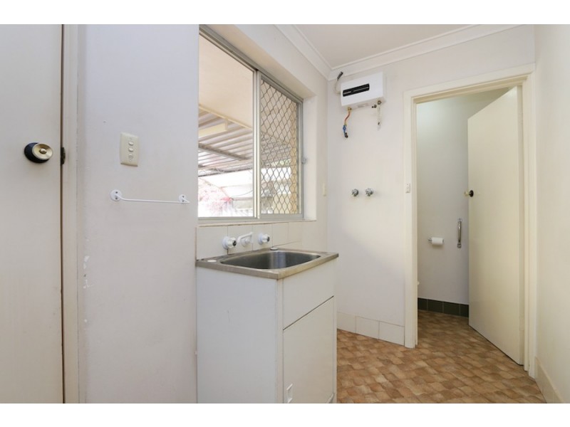 12B Ochiltree Way, Kardinya WA 6163