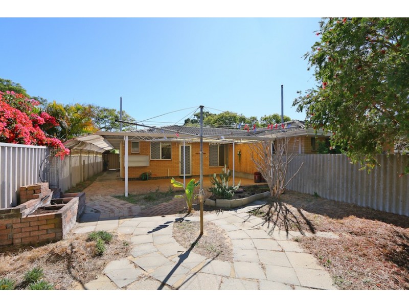12B Ochiltree Way, Kardinya WA 6163