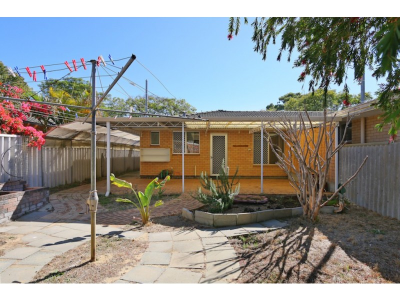 12B Ochiltree Way, Kardinya WA 6163