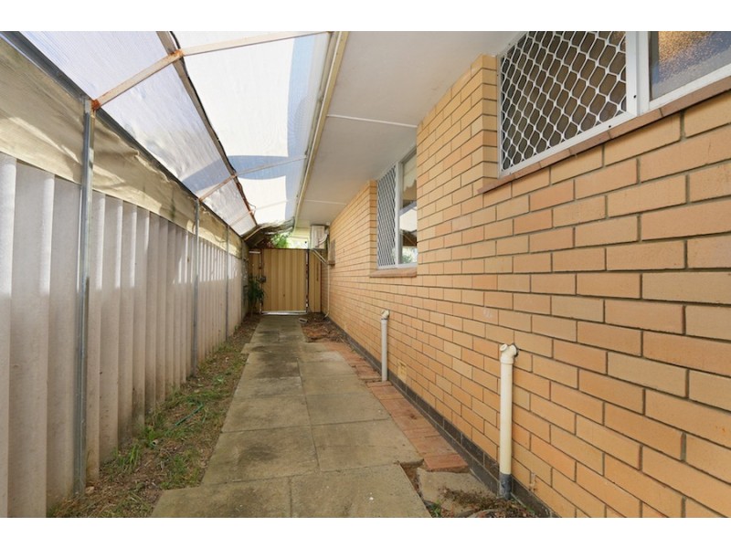 12B Ochiltree Way, Kardinya WA 6163