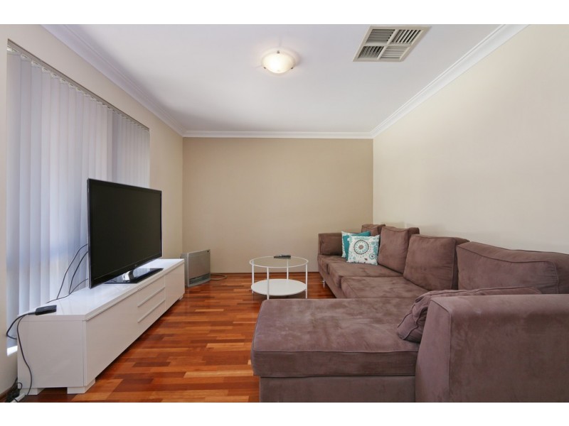 15b Anglesey Drive, Kardinya WA 6163