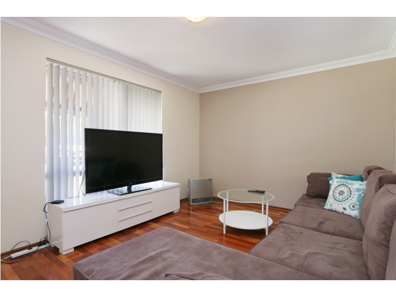 15b Anglesey Drive, Kardinya WA 6163