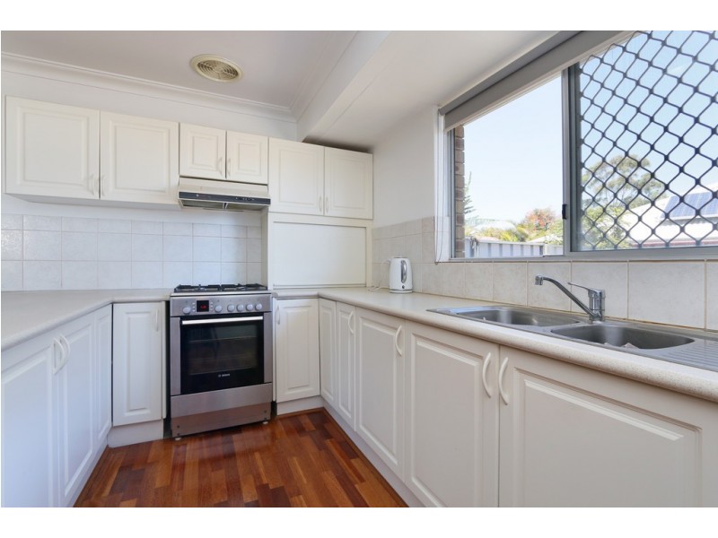 15b Anglesey Drive, Kardinya WA 6163