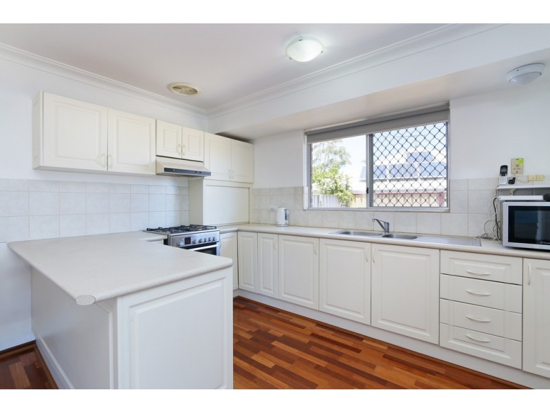 15b Anglesey Drive, Kardinya WA 6163
