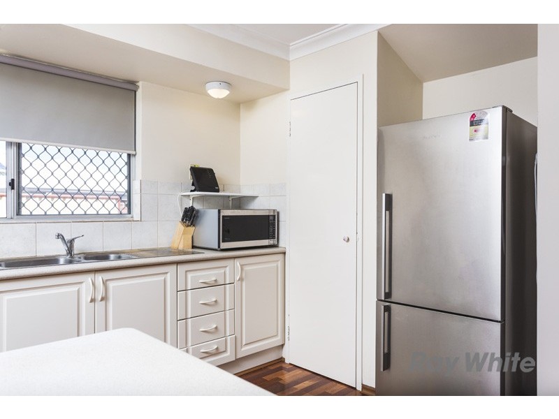 15b Anglesey Drive, Kardinya WA 6163
