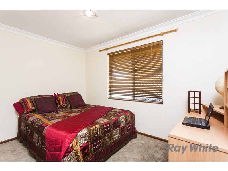 15b Anglesey Drive, Kardinya WA 6163