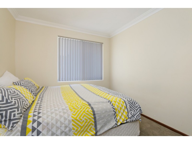 15b Anglesey Drive, Kardinya WA 6163