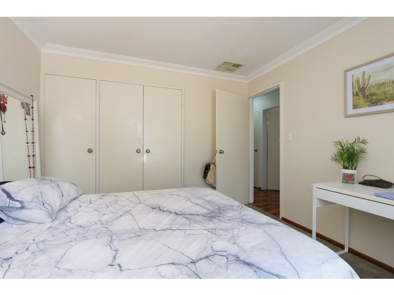 15b Anglesey Drive, Kardinya WA 6163