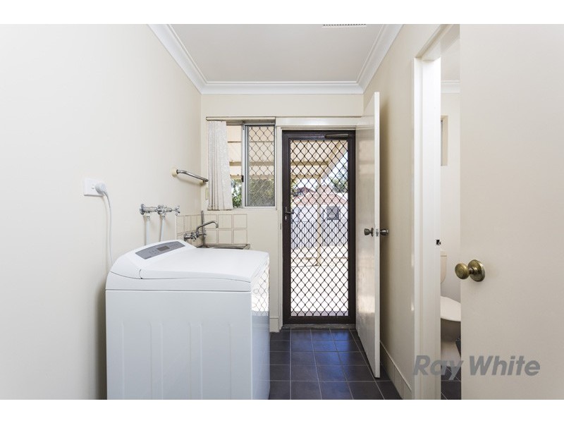15b Anglesey Drive, Kardinya WA 6163