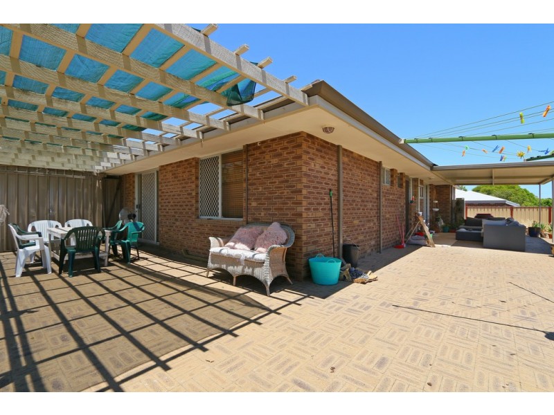 15b Anglesey Drive, Kardinya WA 6163