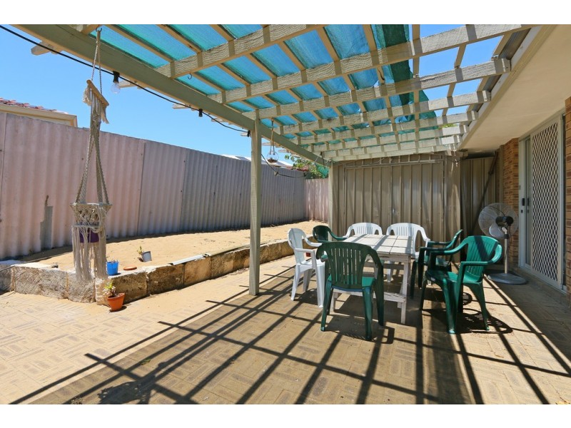 15b Anglesey Drive, Kardinya WA 6163