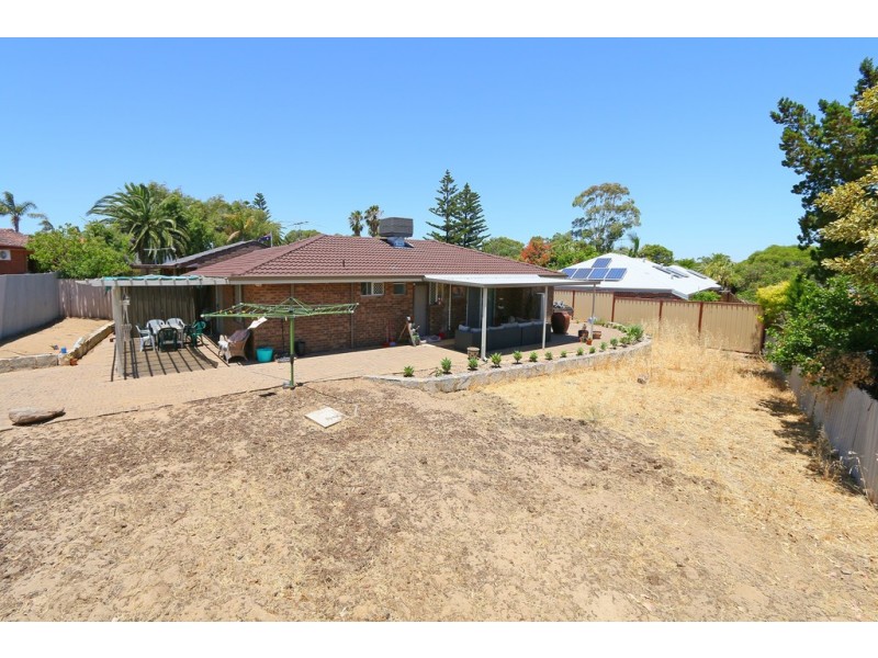 15b Anglesey Drive, Kardinya WA 6163