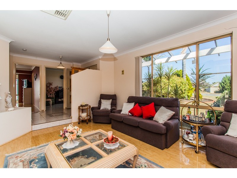 21 Crossland Way, Kardinya WA 6163