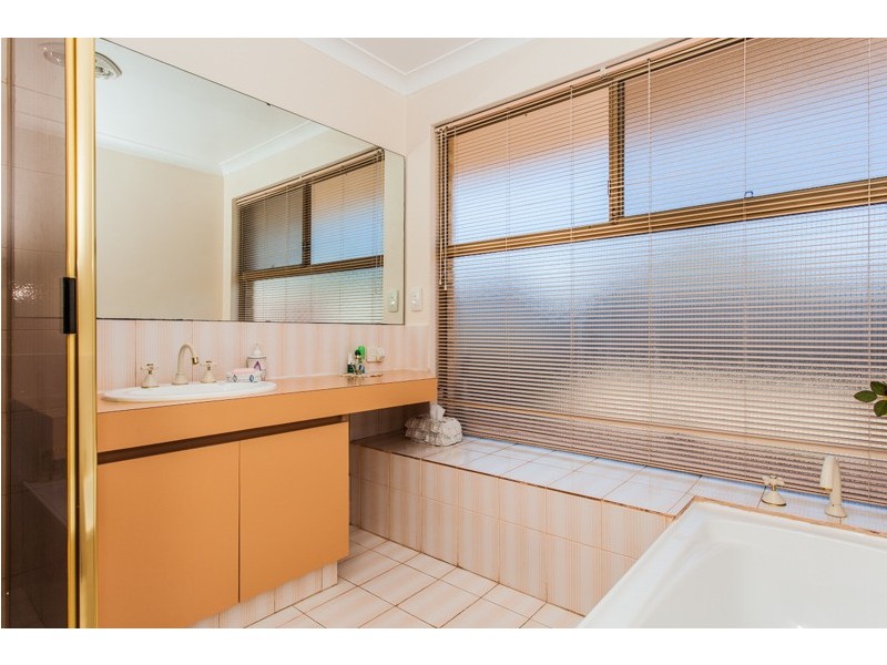 21 Crossland Way, Kardinya WA 6163