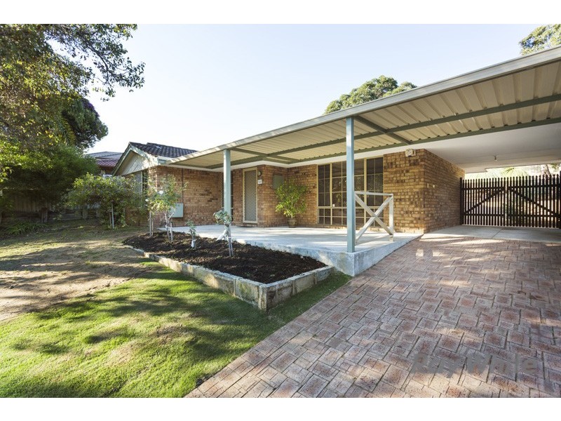 35 Arnold Crescent, Kardinya WA 6163