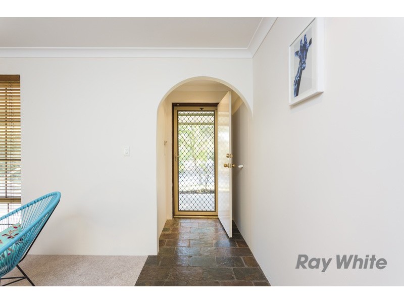 35 Arnold Crescent, Kardinya WA 6163
