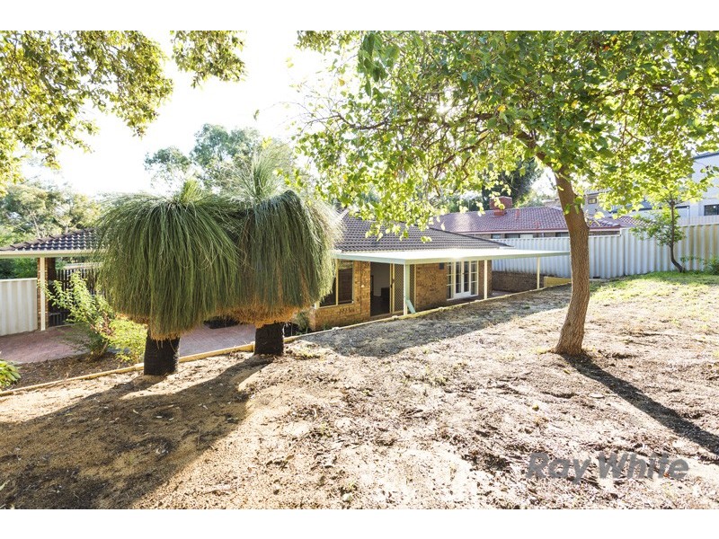 35 Arnold Crescent, Kardinya WA 6163