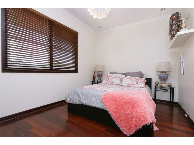 35 Cordelia Avenue, Coolbellup WA 6163