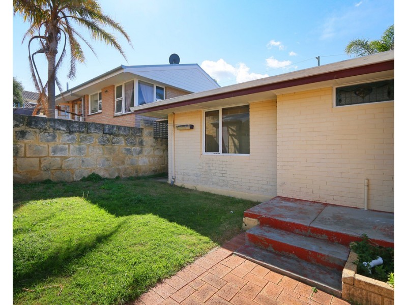 31 Livingstone Street, Beaconsfield WA 6162