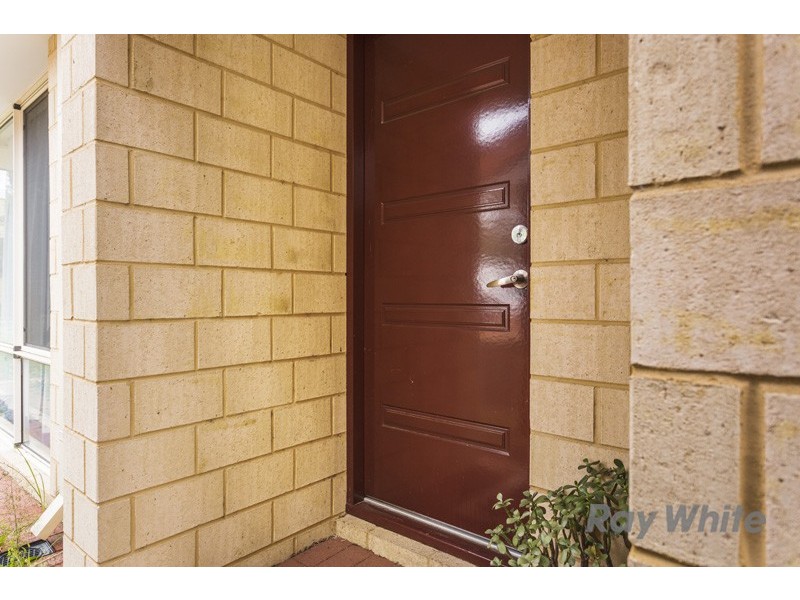42b Dalston Crescent, Kardinya WA 6163