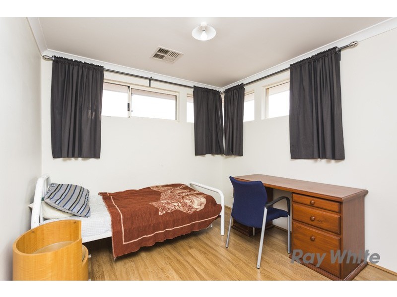 42b Dalston Crescent, Kardinya WA 6163