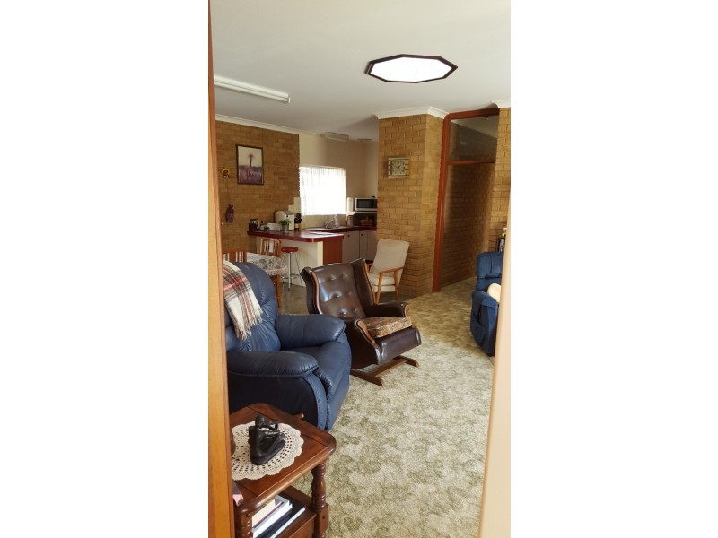 7 Kau Street, Green Head WA 6514