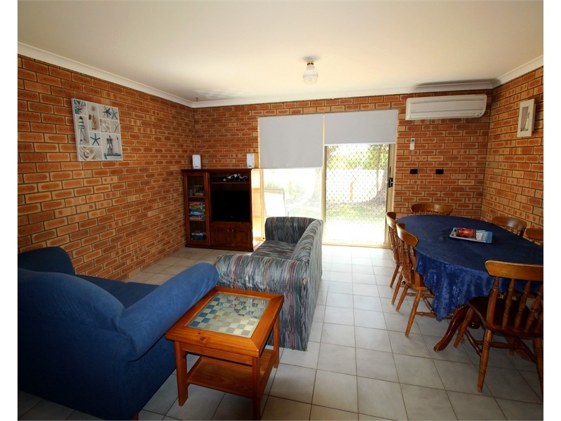 Unit 8, 36 Nairn Street, Leeman WA 6514