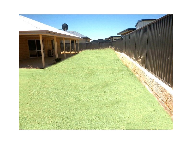 5 Pethick Loop, Green Head WA 6514