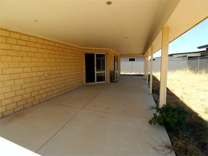 5 Pethick Loop, Green Head WA 6514