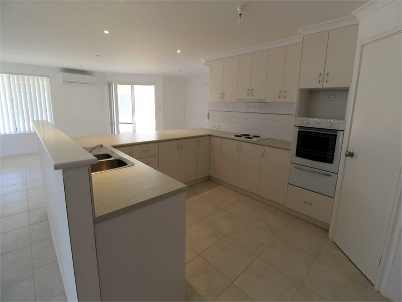 5 Pethick Loop, Green Head WA 6514