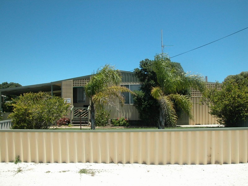 26 LESUEUR DRIVE, Jurien Bay WA 6516