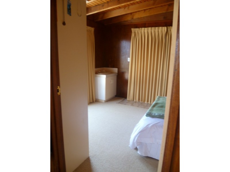 4 Bingham St, Green Head WA 6514