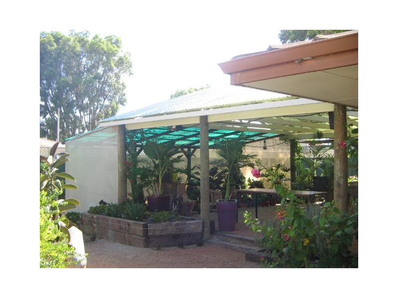 16 THOMAS STREET, Leeman WA 6514