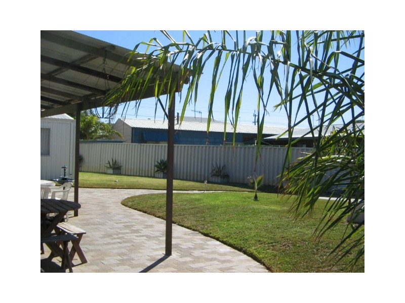 50 Hunter Cres, Green Head WA 6514