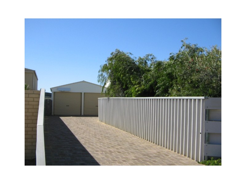 50 Hunter Cres, Green Head WA 6514