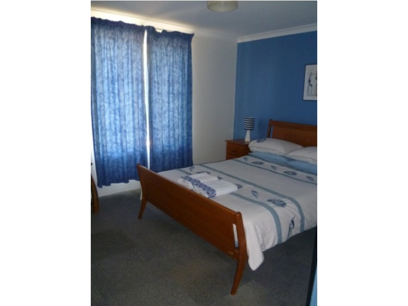 50 Hunter Cres, Green Head WA 6514