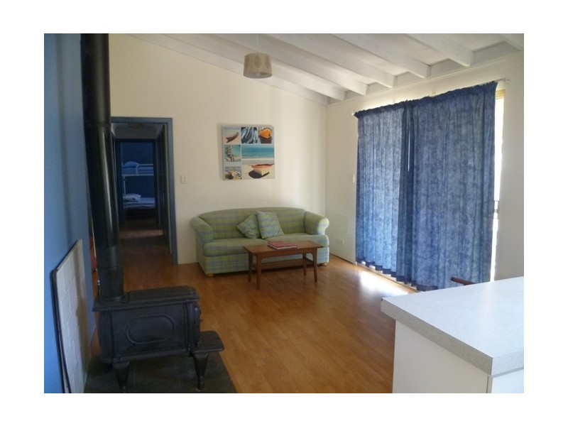 50 Hunter Cres, Green Head WA 6514