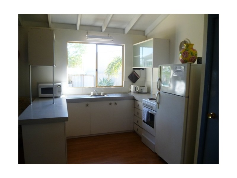 50 Hunter Cres, Green Head WA 6514