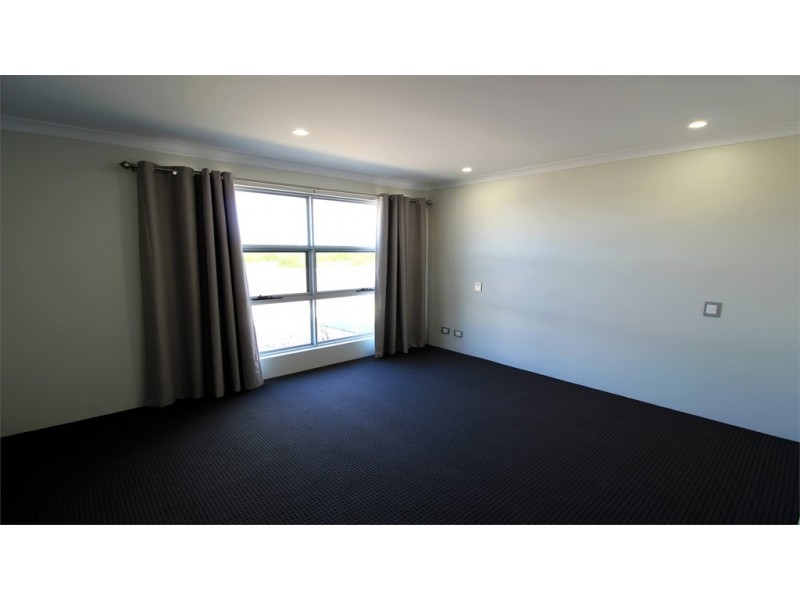 35 Hamelin Avenue, Jurien Bay WA 6516