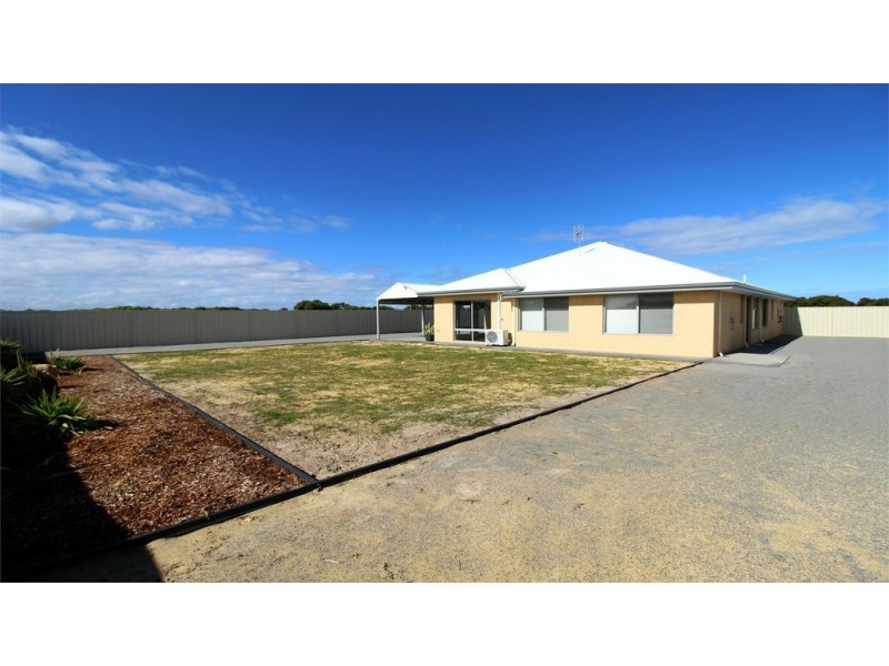 35 Hamelin Avenue, Jurien Bay WA 6516