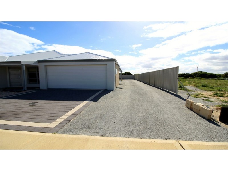35 Hamelin Avenue, Jurien Bay WA 6516