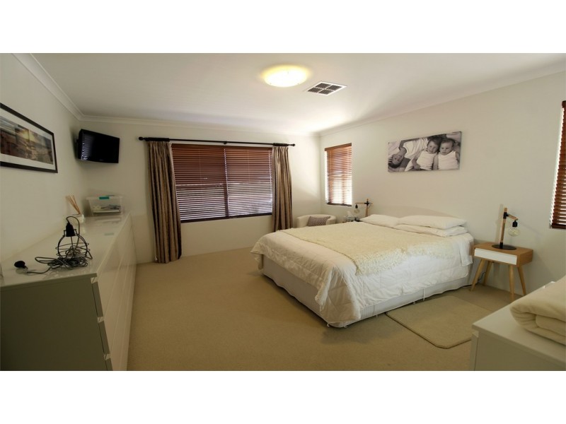 5 Crusoe Crescent, Jurien Bay WA 6516