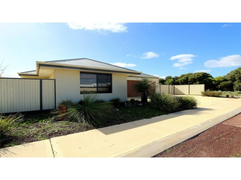 5 Crusoe Crescent, Jurien Bay WA 6516