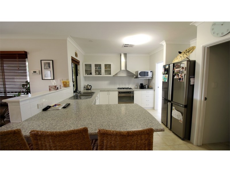 5 Crusoe Crescent, Jurien Bay WA 6516