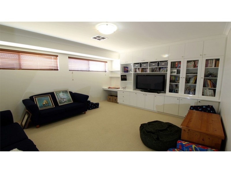 5 Crusoe Crescent, Jurien Bay WA 6516