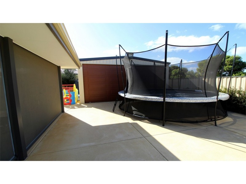 5 Crusoe Crescent, Jurien Bay WA 6516