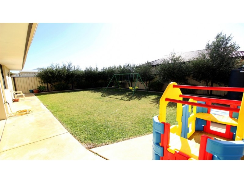 5 Crusoe Crescent, Jurien Bay WA 6516
