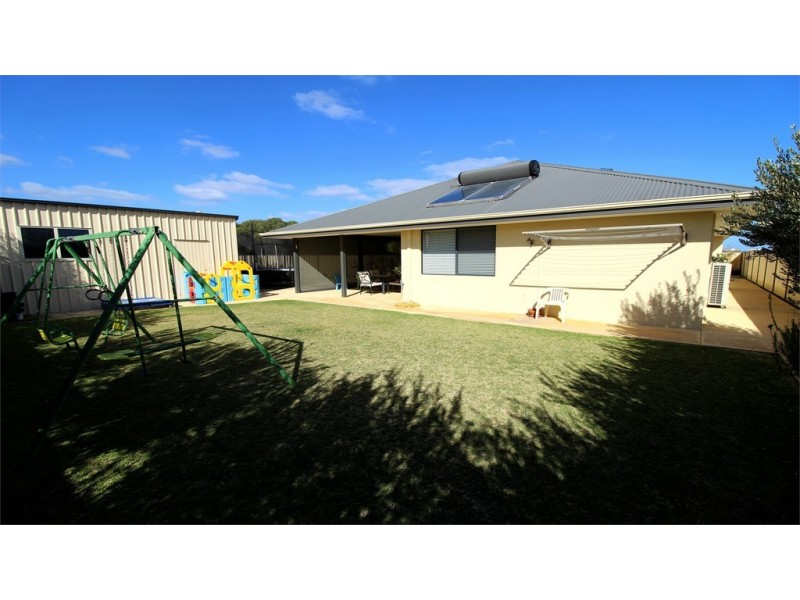 5 Crusoe Crescent, Jurien Bay WA 6516