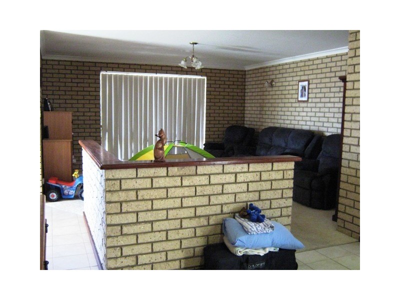 8A Elizabeth Way, Jurien Bay WA 6516